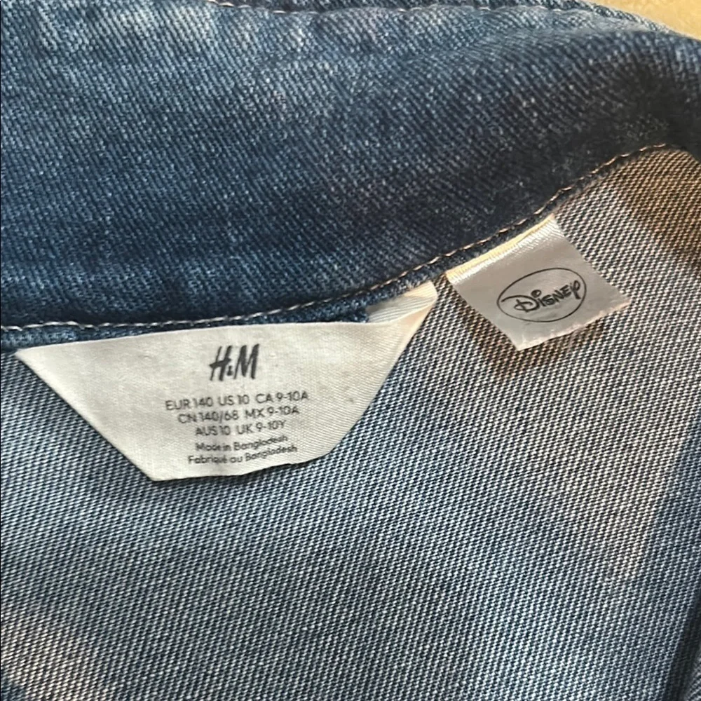 Classic Blue Jean Jacket with Trucker Style